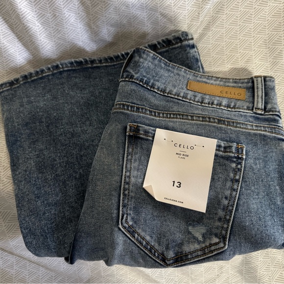 Cello Mid Rise Flare - Picture 2 of 2